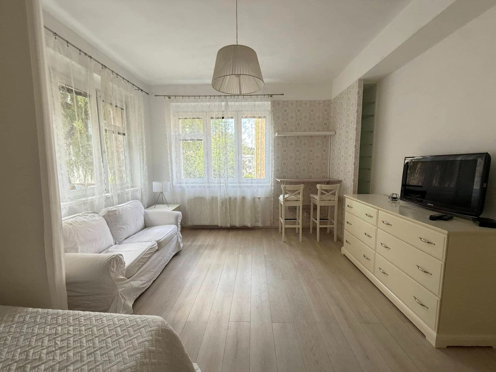 Prenájom bytu 1-izbový 37 m², Mládeže, Praha, Praha Prenájom bytu 1-izbový 37 m², Mládeže, Praha, Praha