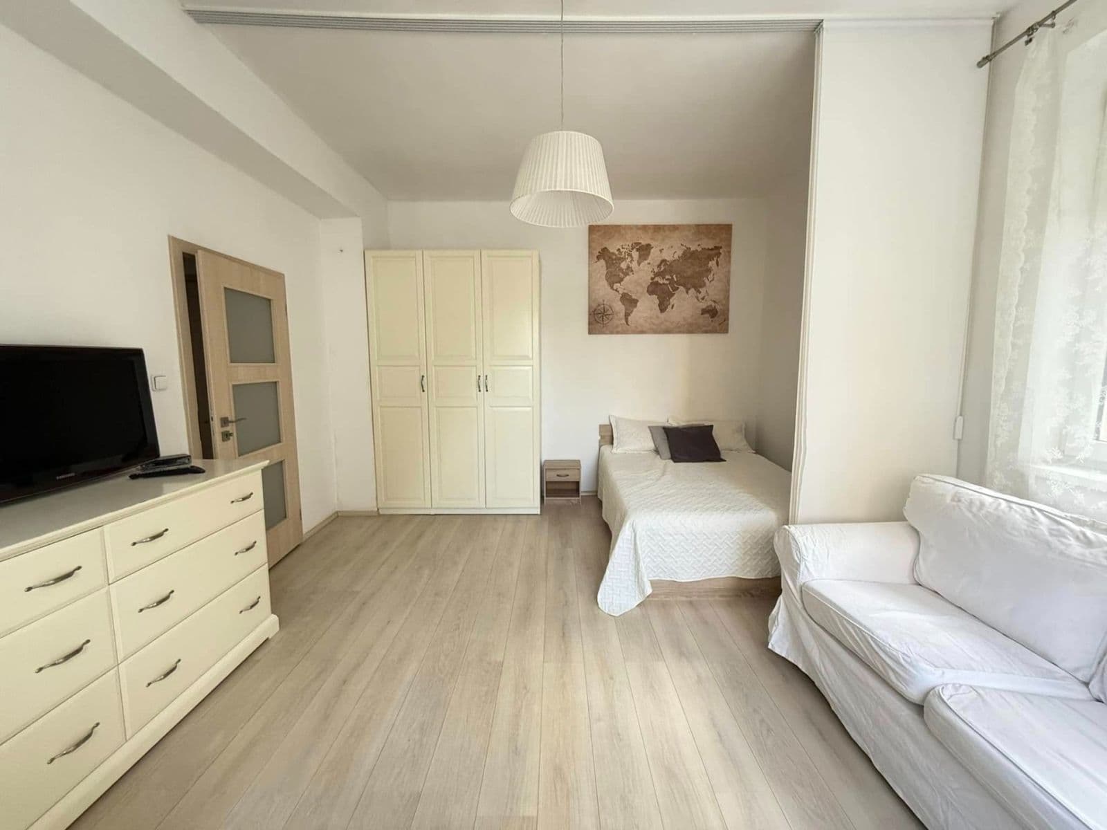 Prenájom bytu 1-izbový 37 m², Mládeže, Praha, Praha Prenájom bytu 1-izbový 37 m², Mládeže, Praha, Praha