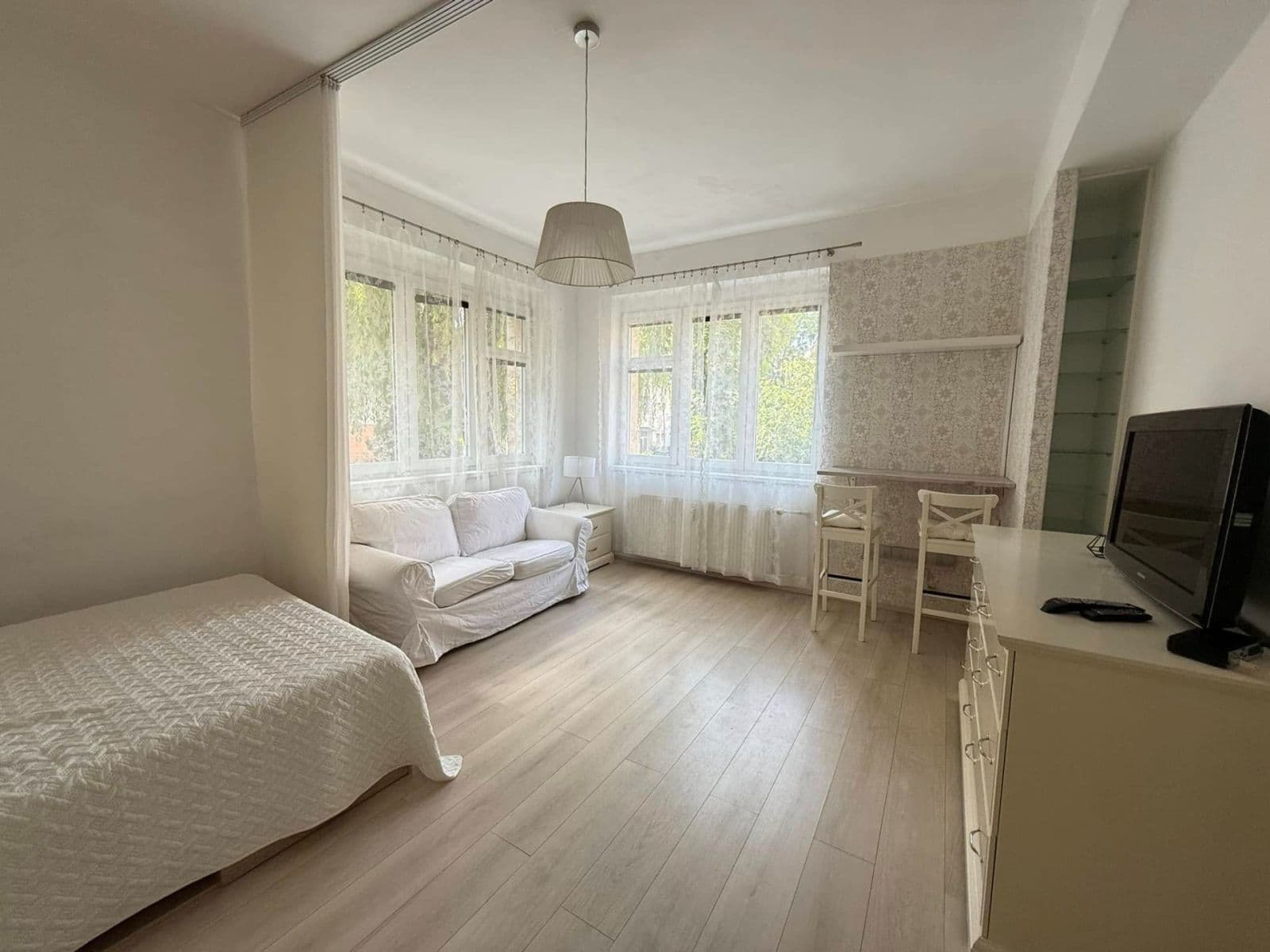 Prenájom bytu 1-izbový 37 m², Mládeže, Praha, Praha Prenájom bytu 1-izbový 37 m², Mládeže, Praha, Praha