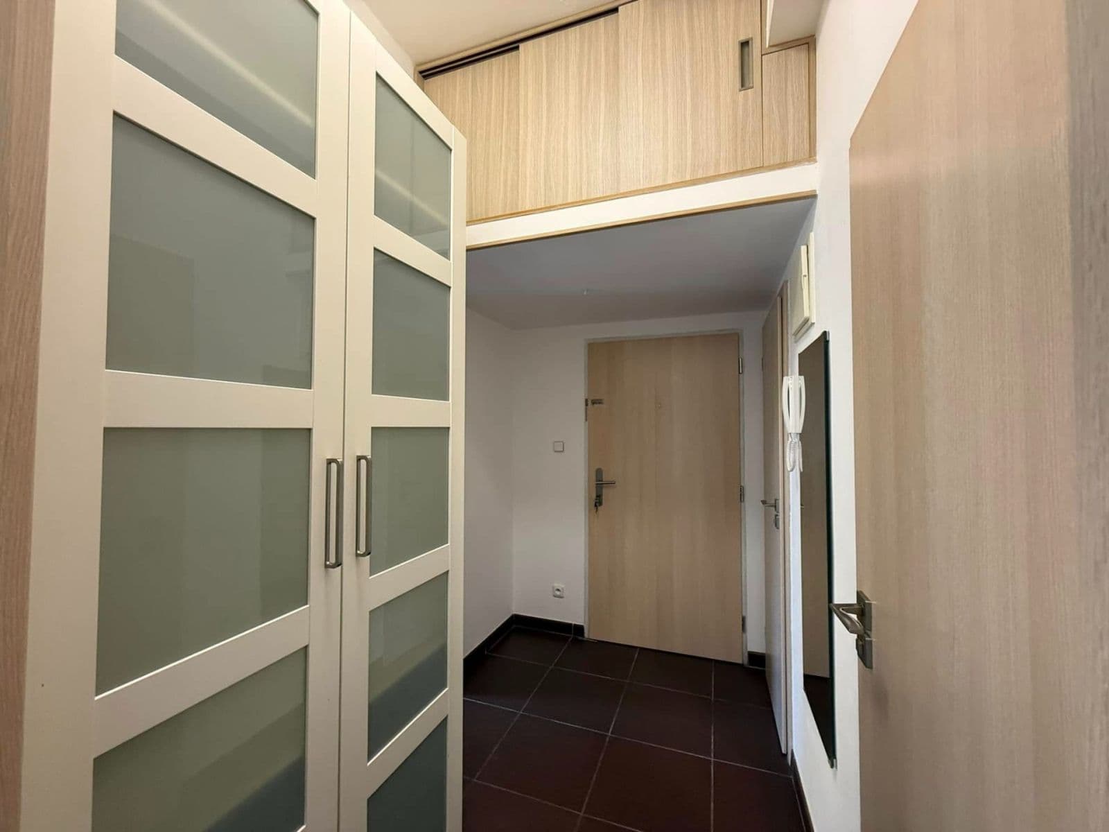 Prenájom bytu 1-izbový 37 m², Mládeže, Praha, Praha Prenájom bytu 1-izbový 37 m², Mládeže, Praha, Praha