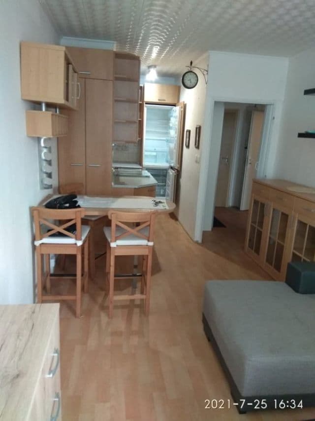 Prenájom bytu 2-izbový 40 m², Makovského, Praha, Praha Prenájom bytu 2-izbový 40 m², Makovského, Praha, Praha