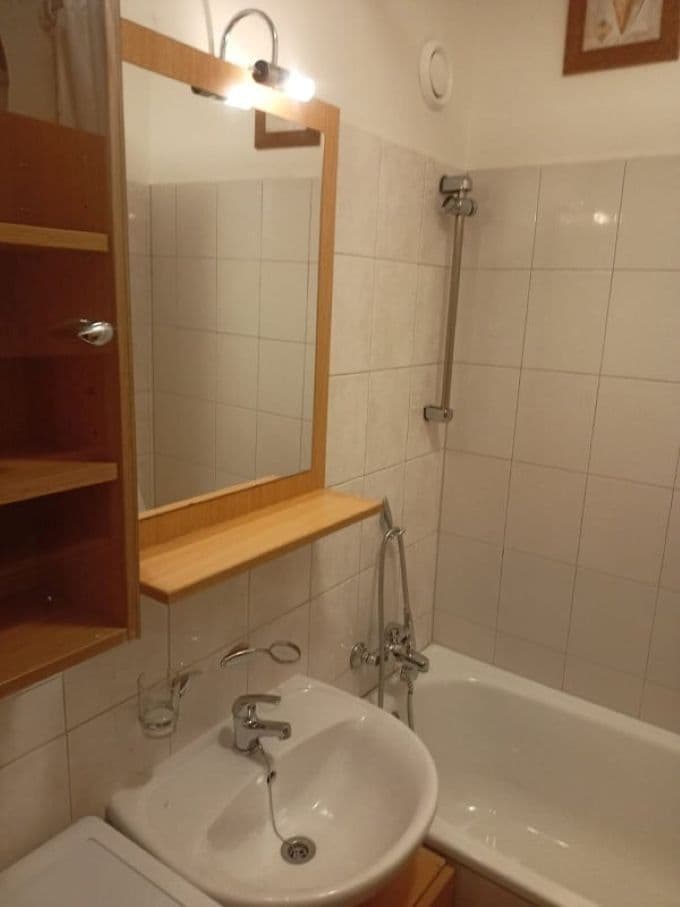 Prenájom bytu 2-izbový 40 m², Makovského, Praha, Praha Prenájom bytu 2-izbový 40 m², Makovského, Praha, Praha
