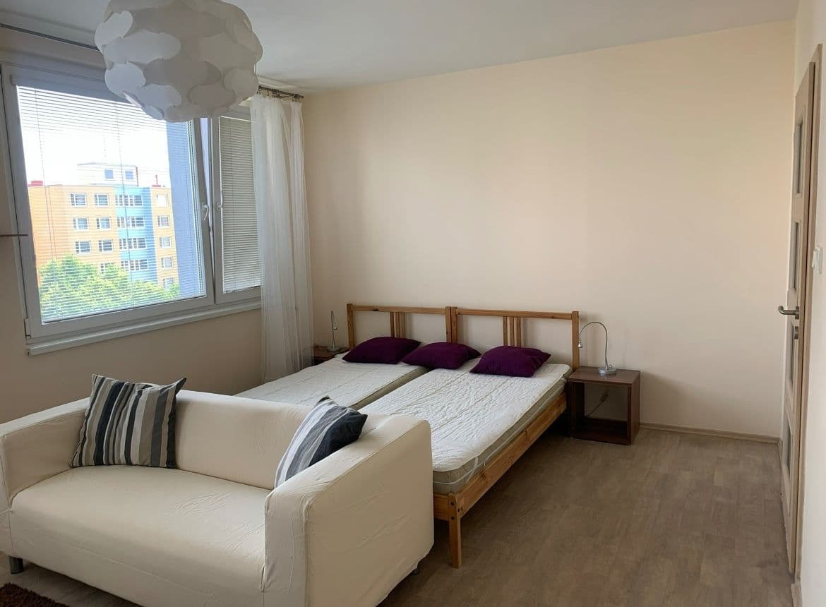 Prenájom bytu 1-izbový 35 m², Jarníkova, Praha, Praha Prenájom bytu 1-izbový 35 m², Jarníkova, Praha, Praha