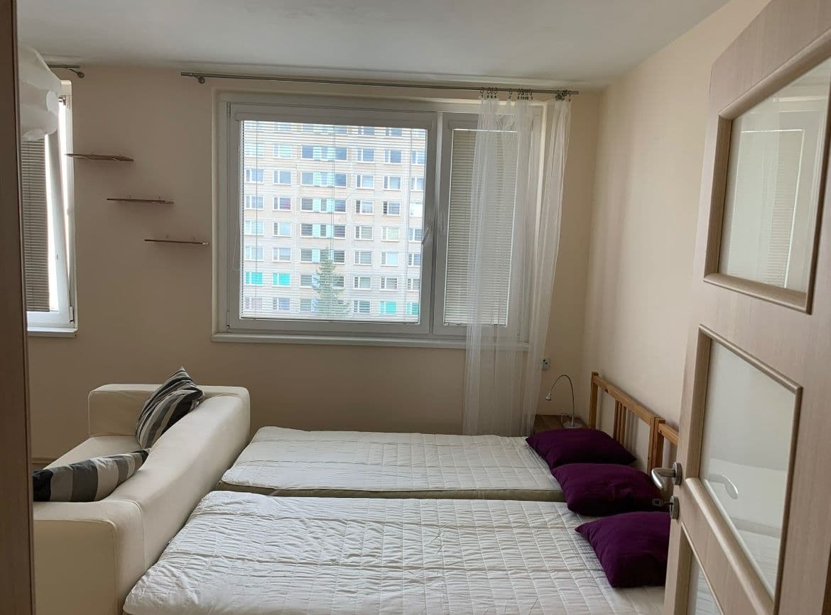 Prenájom bytu 1-izbový 35 m², Jarníkova, Praha, Praha Prenájom bytu 1-izbový 35 m², Jarníkova, Praha, Praha