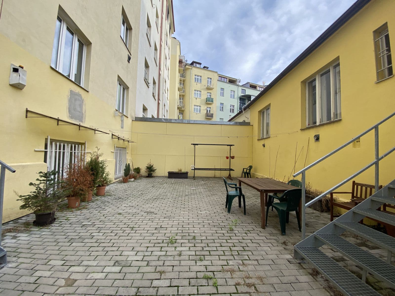 Prenájom bytu 1-izbový 45 m², Holandská, Praha, Praha Prenájom bytu 1-izbový 45 m², Holandská, Praha, Praha