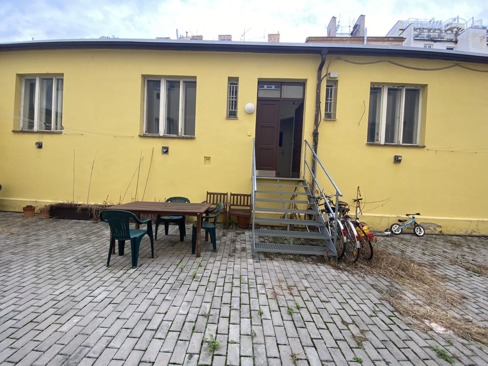 Prenájom bytu 1-izbový 45 m², Holandská, Praha, Praha Prenájom bytu 1-izbový 45 m², Holandská, Praha, Praha