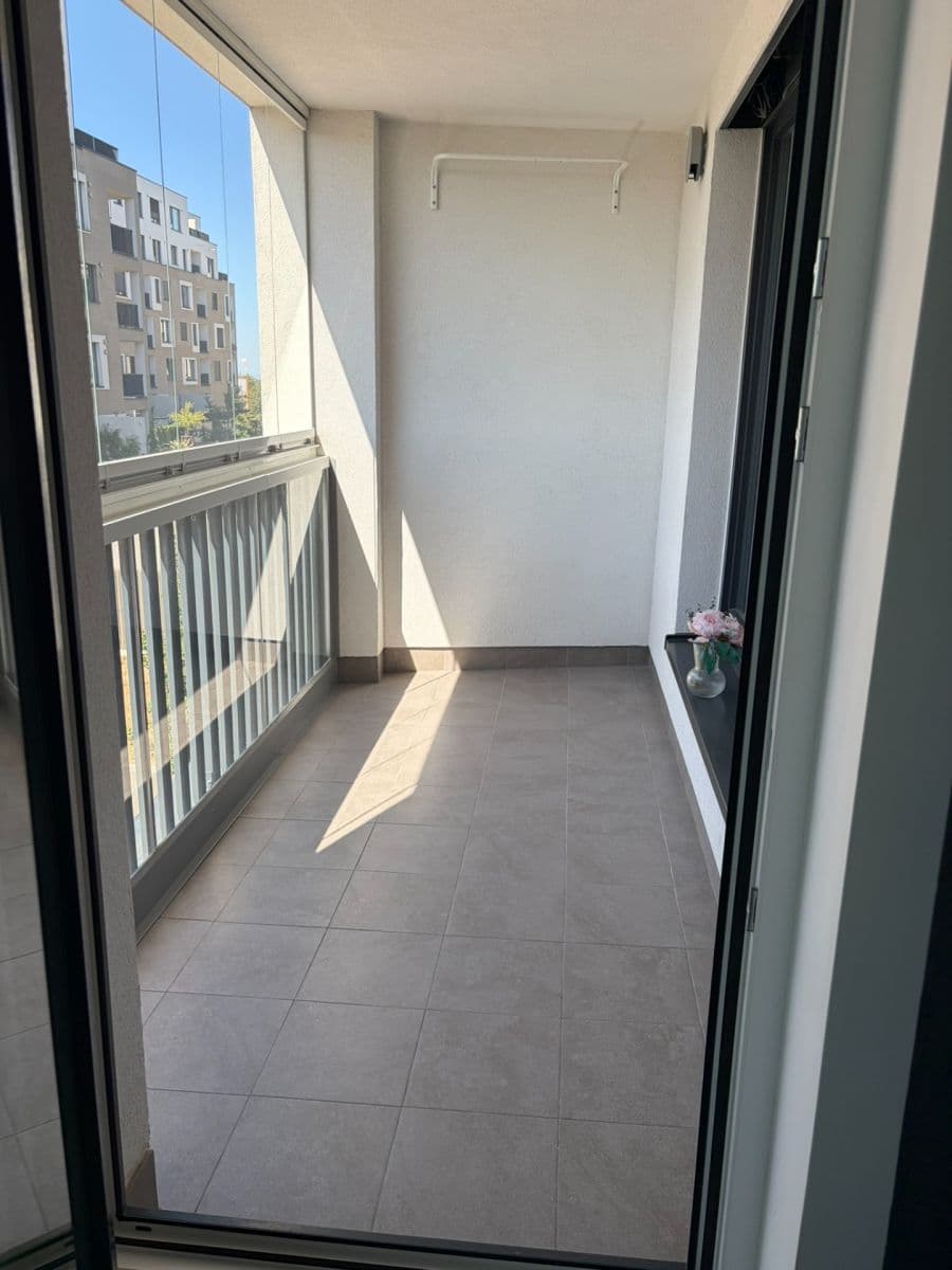 Prenájom bytu 1-izbový 37 m², Stočesova, Praha, Praha Prenájom bytu 1-izbový 37 m², Stočesova, Praha, Praha
