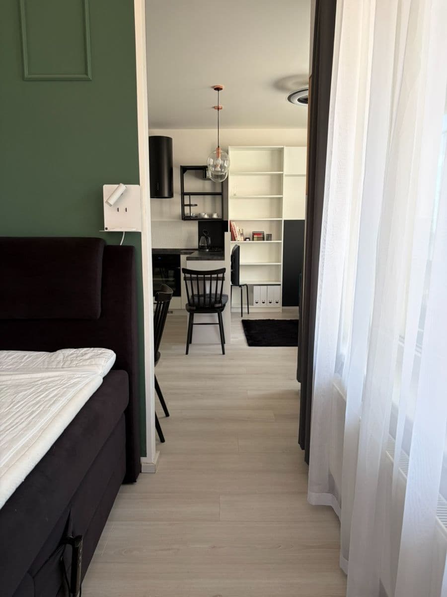 Prenájom bytu 1-izbový 37 m², Stočesova, Praha, Praha Prenájom bytu 1-izbový 37 m², Stočesova, Praha, Praha