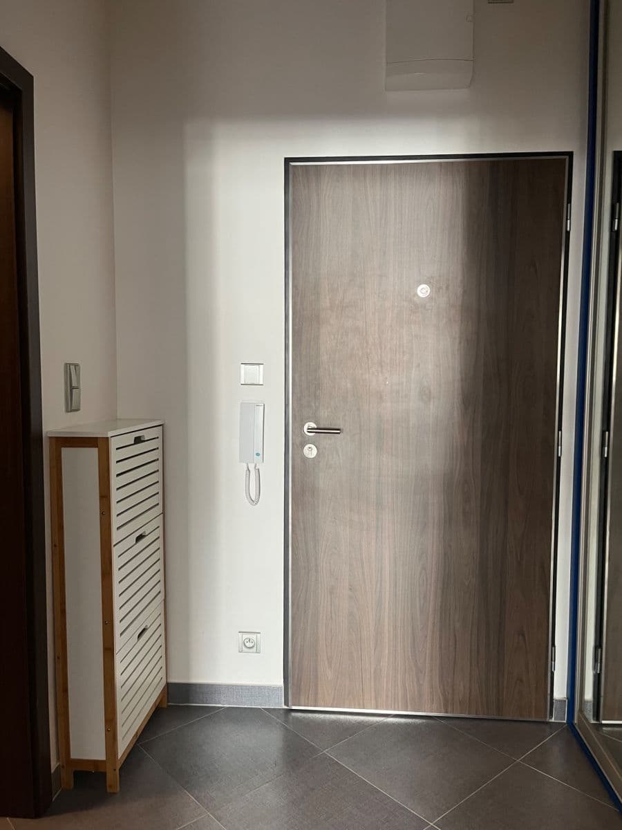 Prenájom bytu 1-izbový 33 m², Makedonská, Praha, Praha Prenájom bytu 1-izbový 33 m², Makedonská, Praha, Praha