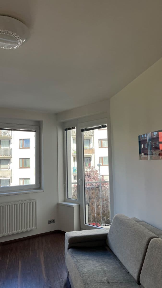 Prenájom bytu 1-izbový 33 m², Makedonská, Praha, Praha Prenájom bytu 1-izbový 33 m², Makedonská, Praha, Praha