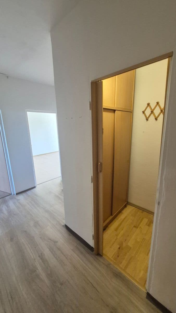 Prenájom bytu 2-izbový 63 m², Gagarinova, Liberec, Liberecký kraj Prenájom bytu 2-izbový 63 m², Gagarinova, Liberec, Liberecký kraj