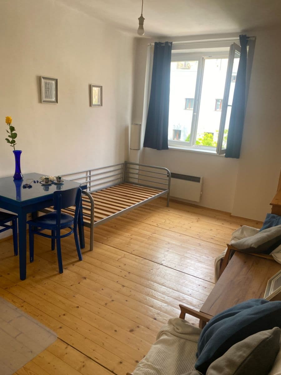 Prenájom bytu 1-izbový 18 m², Sarajevská, Praha, Praha Prenájom bytu 1-izbový 18 m², Sarajevská, Praha, Praha