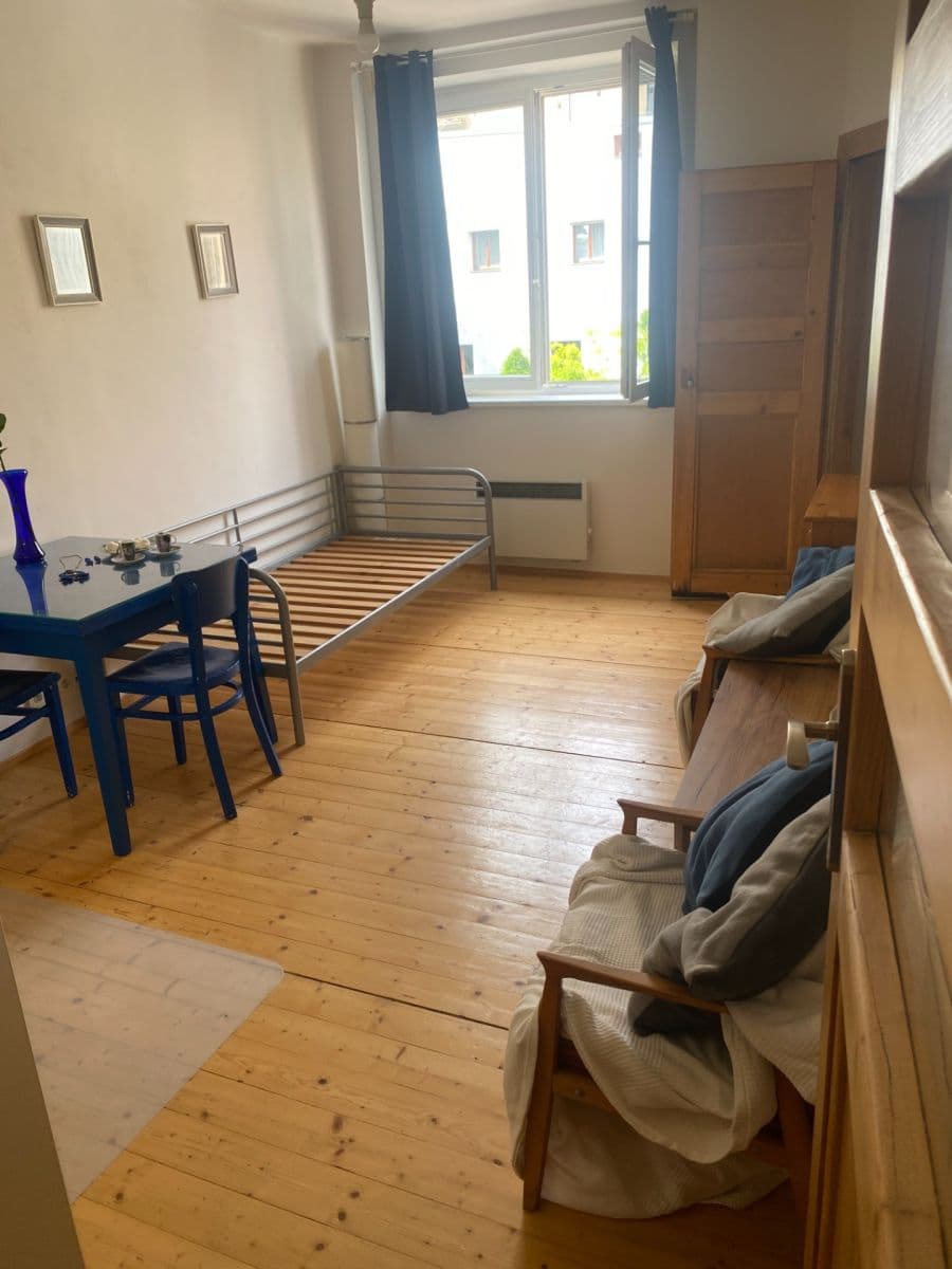 Prenájom bytu 1-izbový 18 m², Sarajevská, Praha, Praha Prenájom bytu 1-izbový 18 m², Sarajevská, Praha, Praha