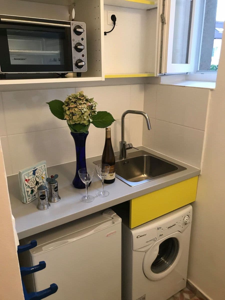 Prenájom bytu 1-izbový 18 m², Sarajevská, Praha, Praha Prenájom bytu 1-izbový 18 m², Sarajevská, Praha, Praha