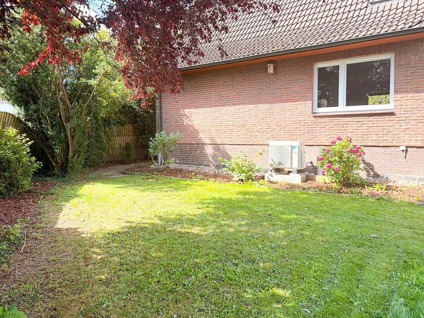 Predaj domu 111 m², pozemok 351 m², Schloßstraße 9a, Bargteheide, Šlezvicko-Holštajnsko Predaj domu 111 m², pozemok 351 m², Schloßstraße 9a, Bargteheide, Šlezvicko-Holštajnsko