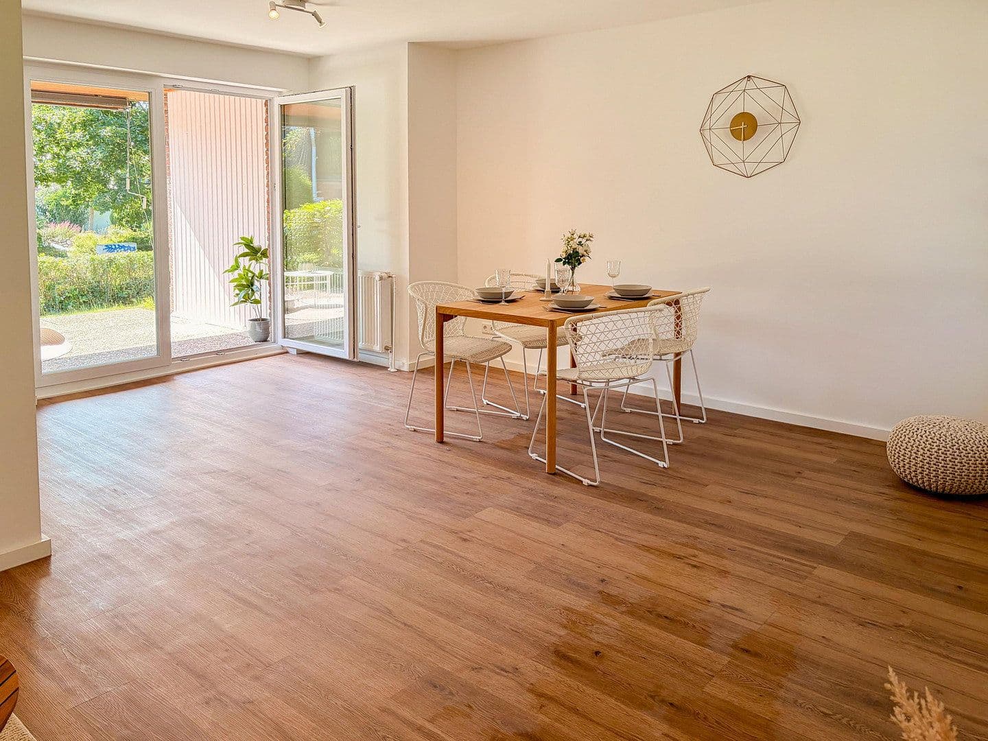 Predaj domu 111 m², pozemok 351 m², Schloßstraße 9a, Bargteheide, Šlezvicko-Holštajnsko Predaj domu 111 m², pozemok 351 m², Schloßstraße 9a, Bargteheide, Šlezvicko-Holštajnsko