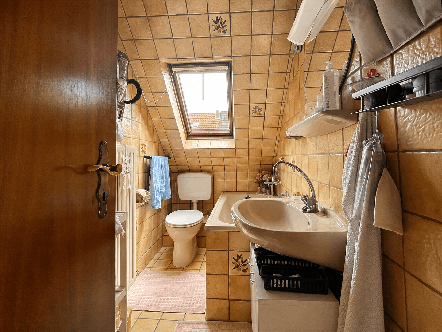 Prenájom bytu 3-izbový 45 m², Ackerstraße 20, Oberhausen, Severné Porýnie - Westfálsko Prenájom bytu 3-izbový 45 m², Ackerstraße 20, Oberhausen, Severné Porýnie - Westfálsko