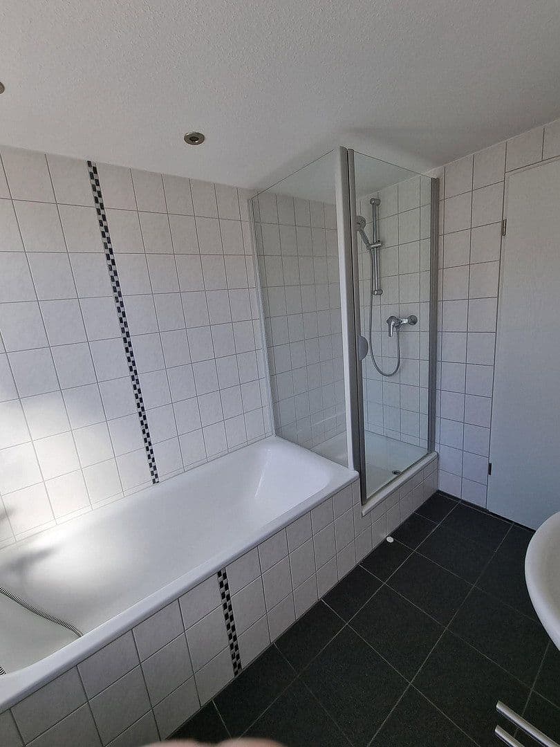 Prenájom domu 142 m², pozemok 181 m², Hans-Vilz-Weg 5, Düsseldorf-Wittlaer, Severné Porýnie - Westfálsko Prenájom domu 142 m², pozemok 181 m², Hans-Vilz-Weg 5, Düsseldorf-Wittlaer, Severné Porýnie - Westfálsko