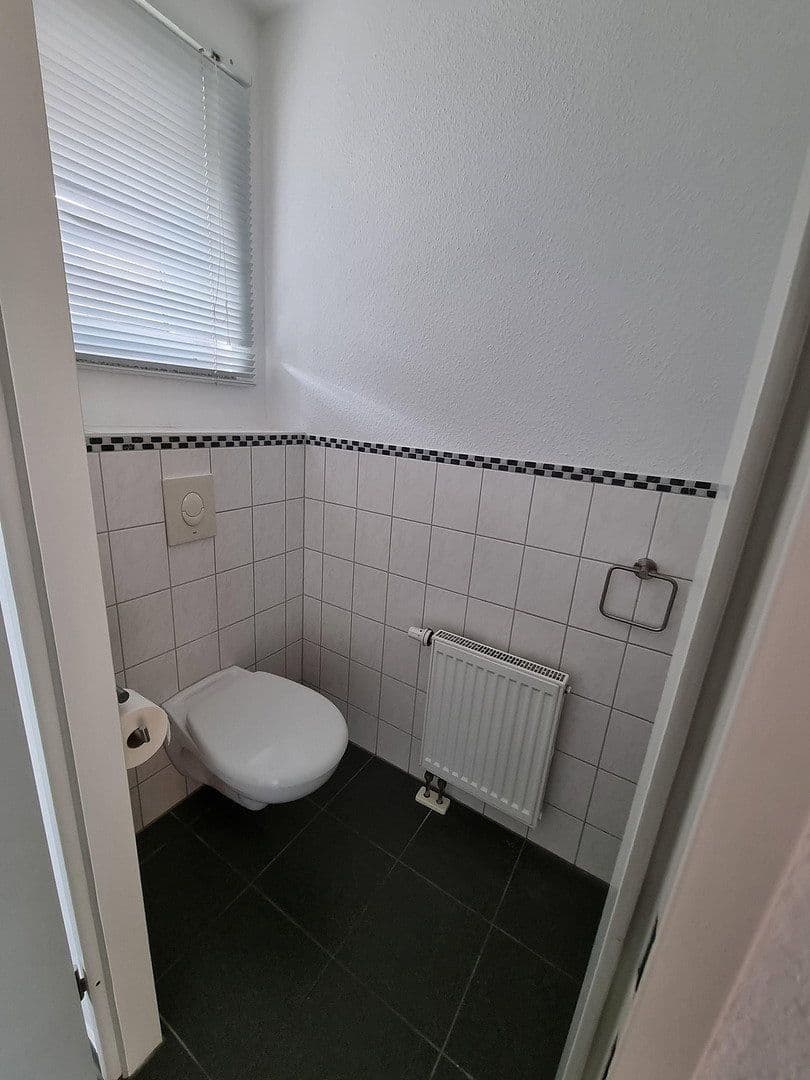 Prenájom domu 142 m², pozemok 181 m², Hans-Vilz-Weg 5, Düsseldorf-Wittlaer, Severné Porýnie - Westfálsko Prenájom domu 142 m², pozemok 181 m², Hans-Vilz-Weg 5, Düsseldorf-Wittlaer, Severné Porýnie - Westfálsko