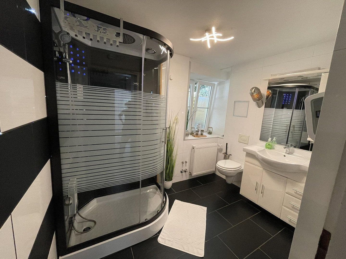 Predaj domu 201 m², pozemok 3.251 m², Kopp, Porýnie-Falcko Predaj domu 201 m², pozemok 3.251 m², Kopp, Porýnie-Falcko