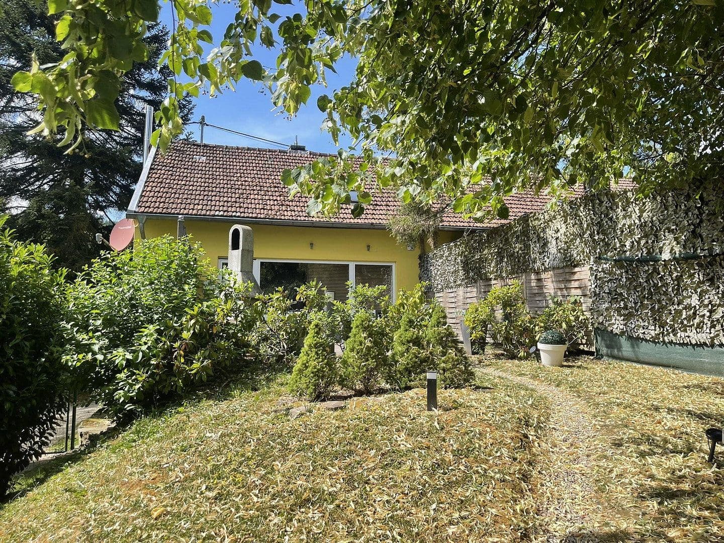 Predaj domu 201 m², pozemok 3.251 m², Kopp, Porýnie-Falcko Predaj domu 201 m², pozemok 3.251 m², Kopp, Porýnie-Falcko