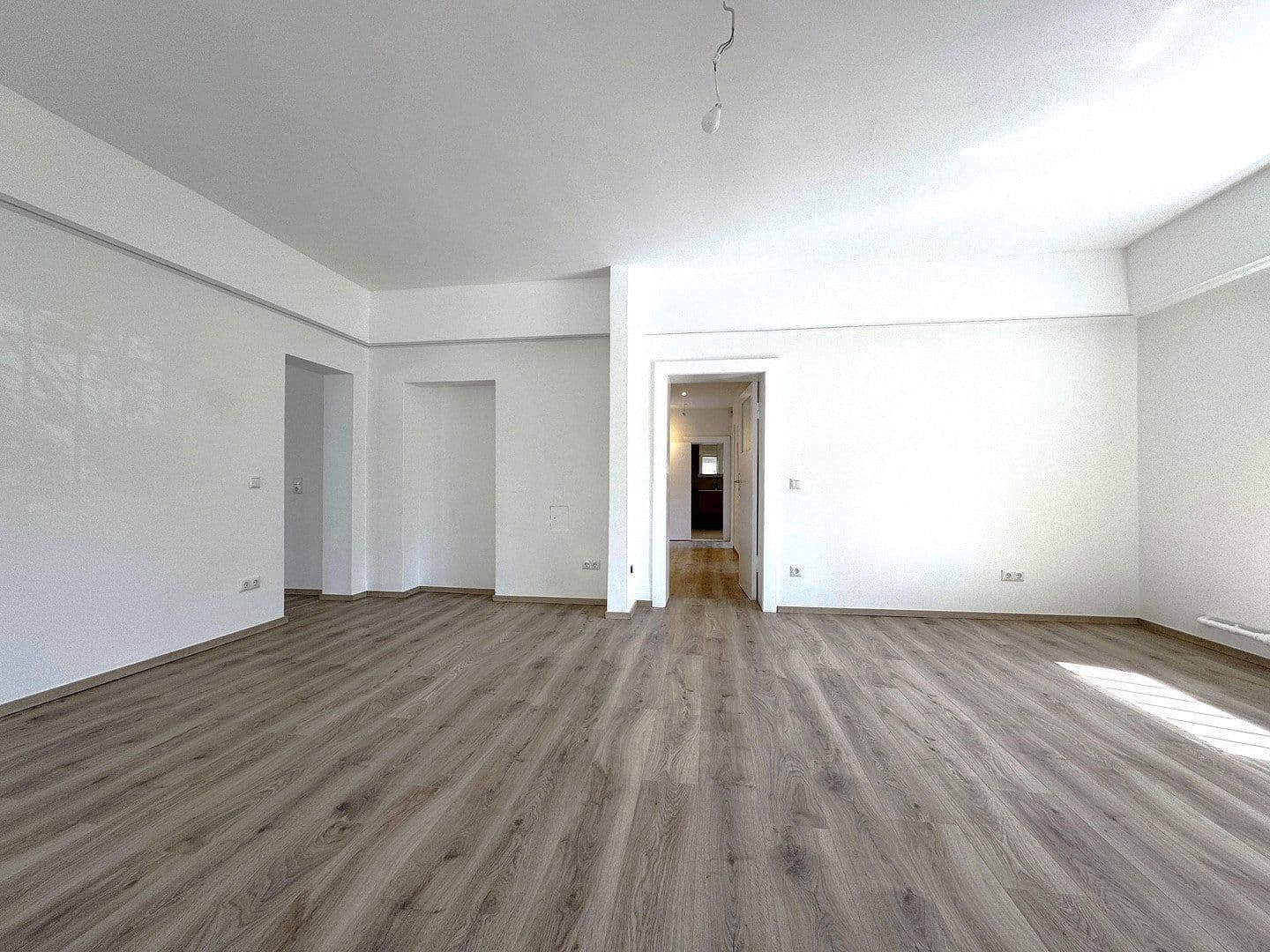 Prenájom bytu 2-izbový 90 m², Berlin, Berlín Prenájom bytu 2-izbový 90 m², Berlin, Berlín