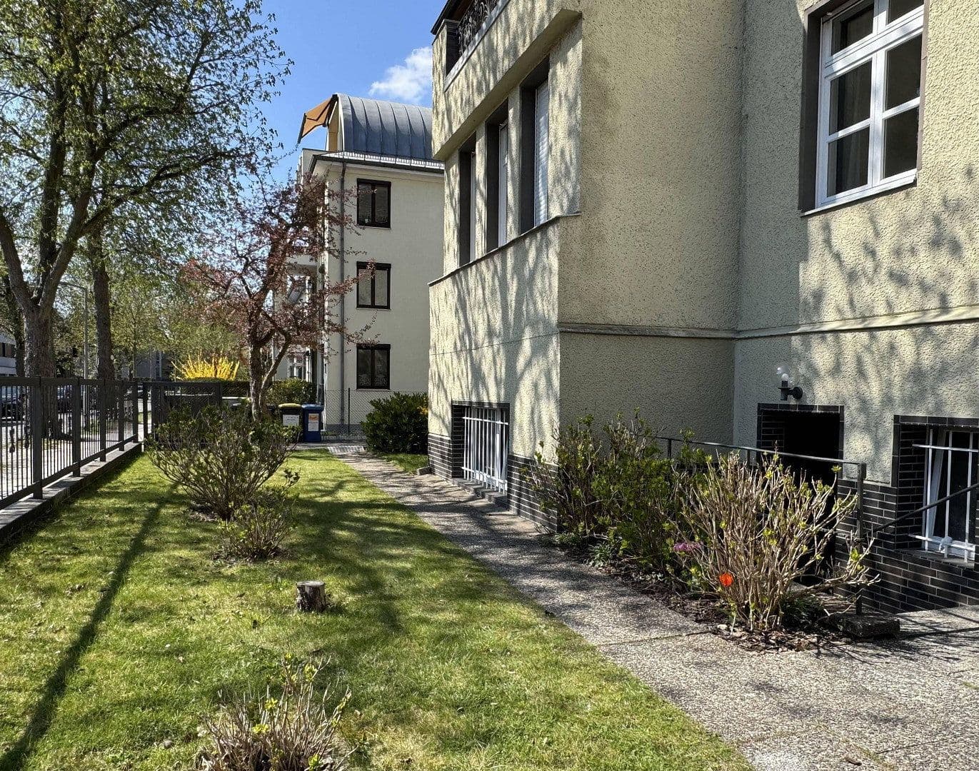 Prenájom bytu 2-izbový 90 m², Berlin, Berlín Prenájom bytu 2-izbový 90 m², Berlin, Berlín