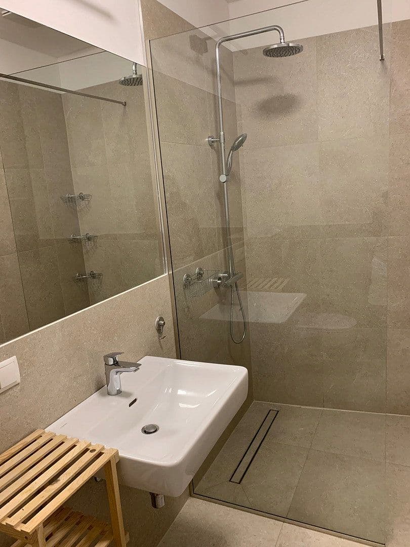 Prenájom bytu 3-izbový 62 m², Wien, Viedeň Prenájom bytu 3-izbový 62 m², Wien, Viedeň