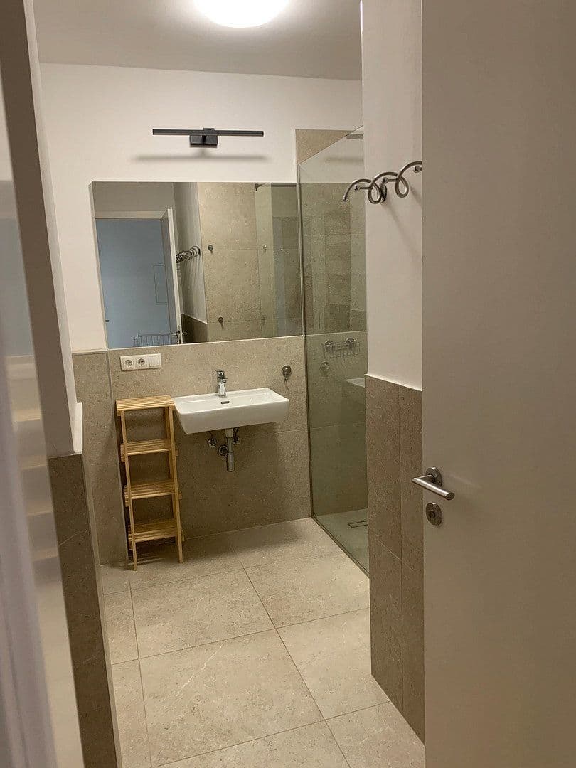 Prenájom bytu 3-izbový 62 m², Wien, Viedeň Prenájom bytu 3-izbový 62 m², Wien, Viedeň