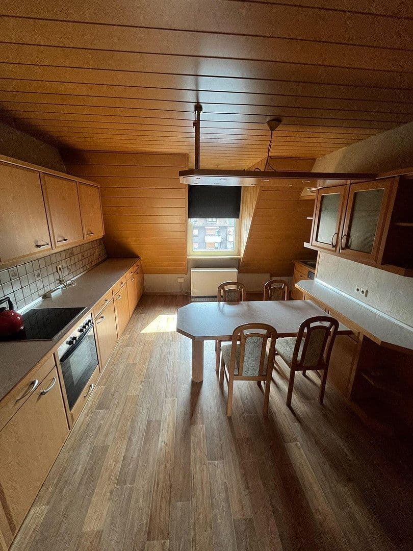 Prenájom bytu 5-izbový 80 m², Arnoldstraße 21, Dortmund, Severné Porýnie - Westfálsko Prenájom bytu 5-izbový 80 m², Arnoldstraße 21, Dortmund, Severné Porýnie - Westfálsko