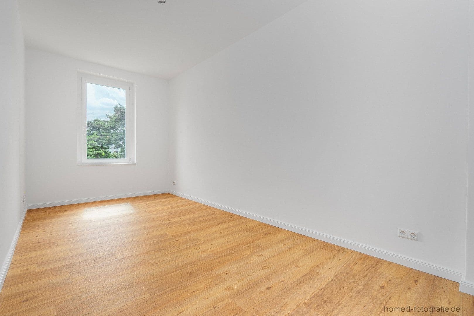 Prenájom bytu 3-izbový 86 m², Müggelheimer Straße 18, Berlin, Berlín Prenájom bytu 3-izbový 86 m², Müggelheimer Straße 18, Berlin, Berlín