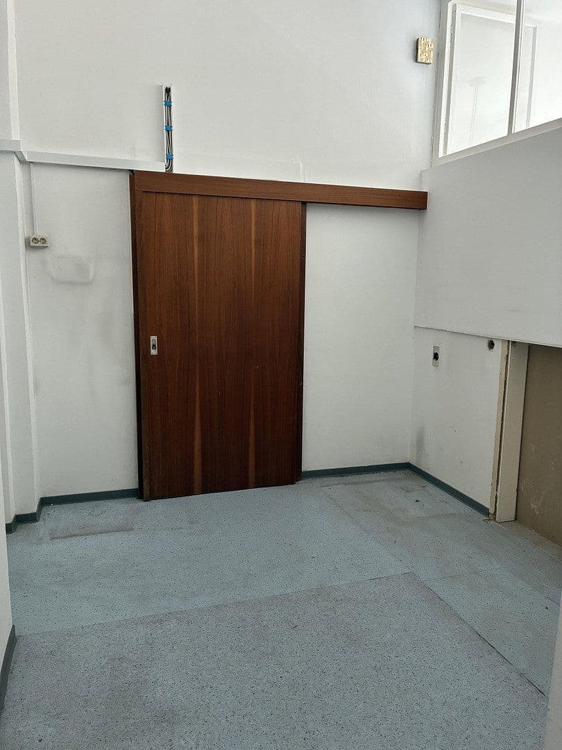 Prenájom nebytového priestoru 217 m², Salinenstrasse 35a, Bad Kreuznach, Porýnie-Falcko Prenájom nebytového priestoru 217 m², Salinenstrasse 35a, Bad Kreuznach, Porýnie-Falcko