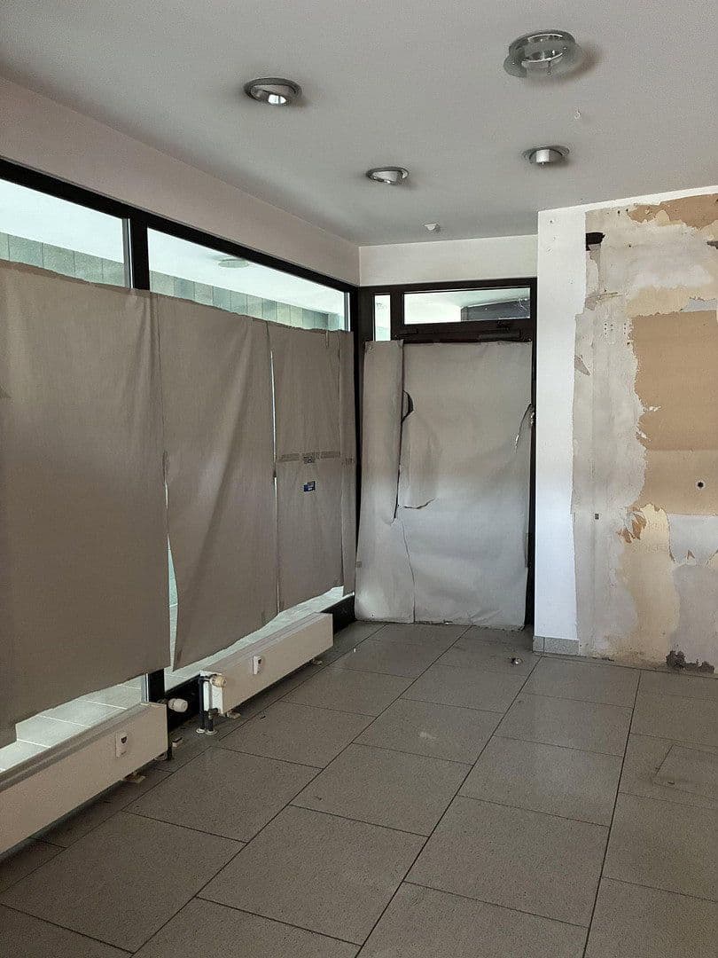 Prenájom nebytového priestoru 217 m², Salinenstrasse 35a, Bad Kreuznach, Porýnie-Falcko Prenájom nebytového priestoru 217 m², Salinenstrasse 35a, Bad Kreuznach, Porýnie-Falcko