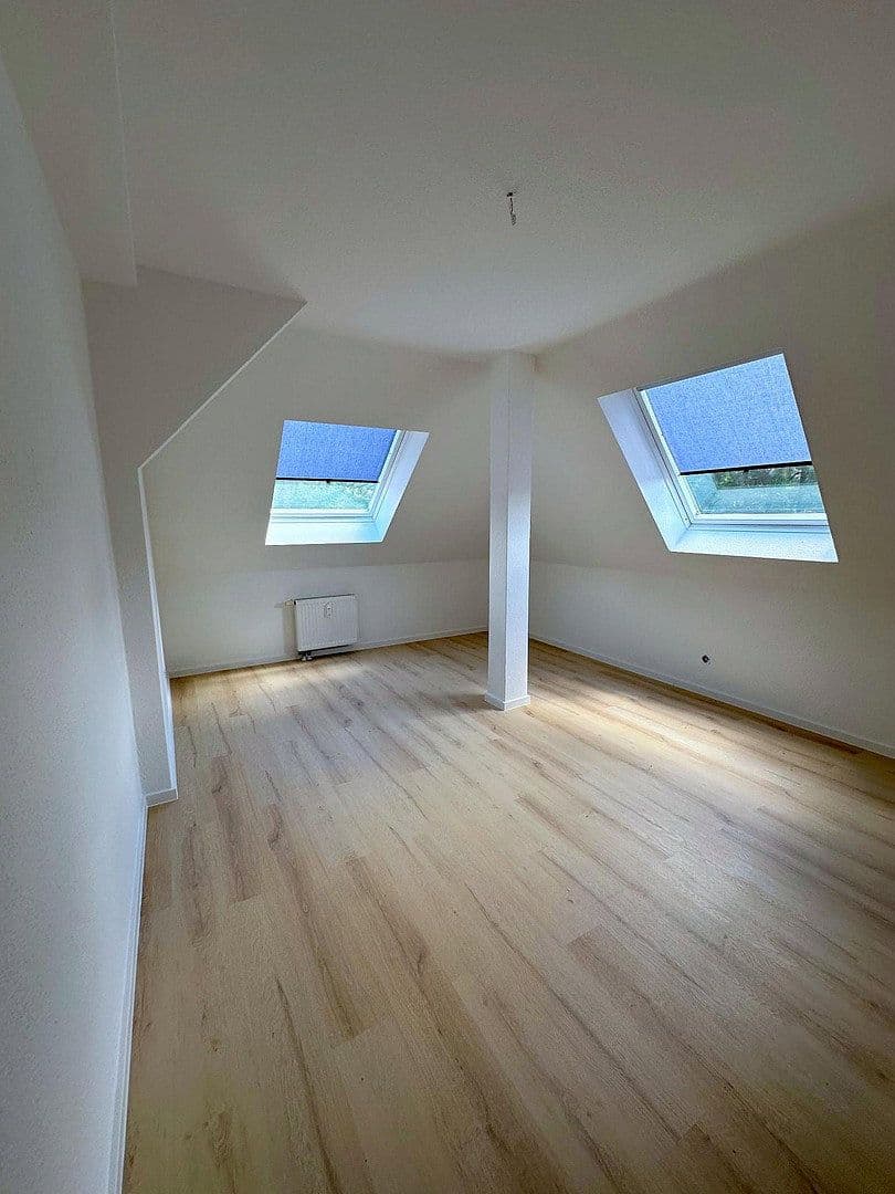 Prenájom bytu 3-izbový 95 m², Brandenburgische Str., Zossen, Brandenbursko Prenájom bytu 3-izbový 95 m², Brandenburgische Str., Zossen, Brandenbursko