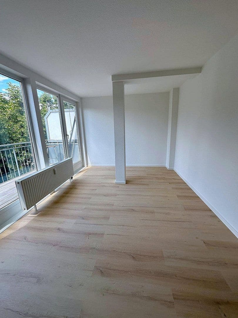 Prenájom bytu 3-izbový 95 m², Brandenburgische Str., Zossen, Brandenbursko Prenájom bytu 3-izbový 95 m², Brandenburgische Str., Zossen, Brandenbursko