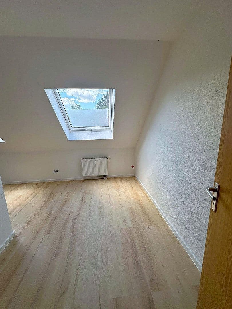 Prenájom bytu 3-izbový 95 m², Brandenburgische Str., Zossen, Brandenbursko Prenájom bytu 3-izbový 95 m², Brandenburgische Str., Zossen, Brandenbursko