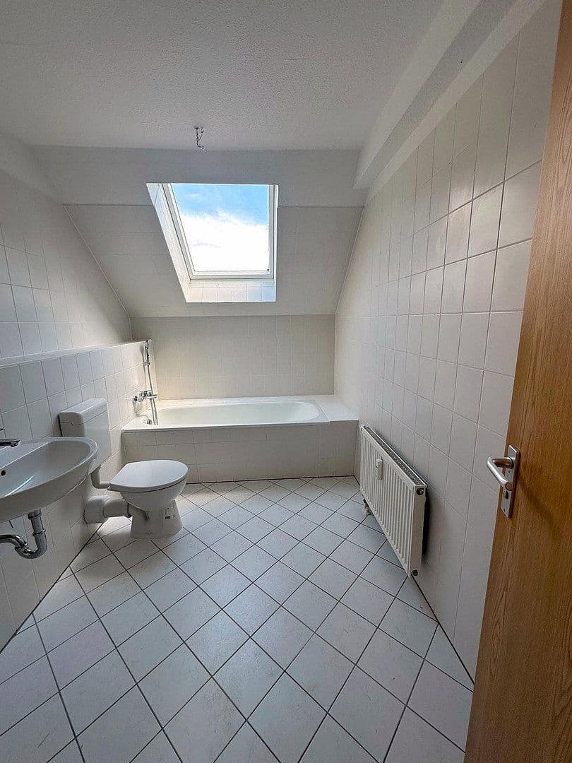 Prenájom bytu 3-izbový 95 m², Brandenburgische Str., Zossen, Brandenbursko Prenájom bytu 3-izbový 95 m², Brandenburgische Str., Zossen, Brandenbursko