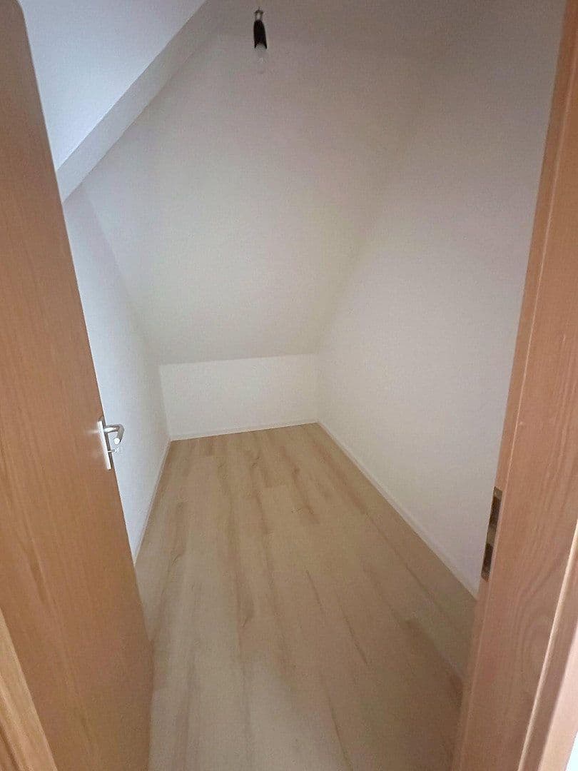 Prenájom bytu 3-izbový 95 m², Brandenburgische Str., Zossen, Brandenbursko Prenájom bytu 3-izbový 95 m², Brandenburgische Str., Zossen, Brandenbursko