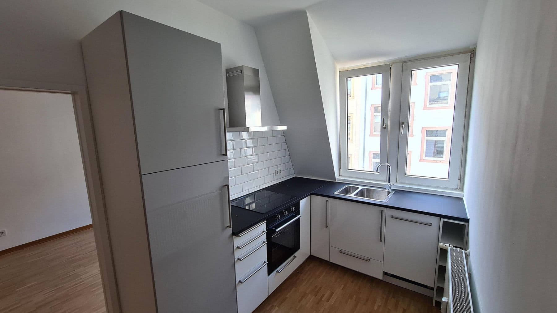 Prenájom bytu 2-izbový 60 m², Wurmbachstraße 6, Frankfurt, Hesensko Prenájom bytu 2-izbový 60 m², Wurmbachstraße 6, Frankfurt, Hesensko