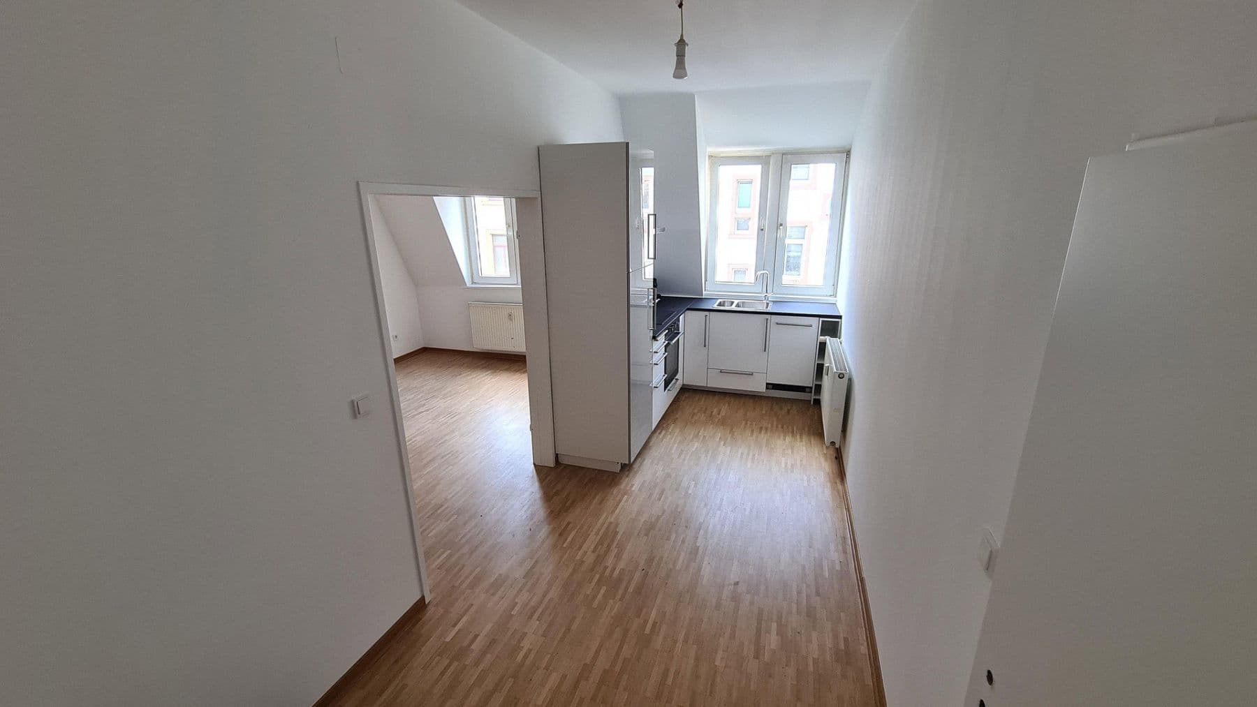 Prenájom bytu 2-izbový 60 m², Wurmbachstraße 6, Frankfurt, Hesensko Prenájom bytu 2-izbový 60 m², Wurmbachstraße 6, Frankfurt, Hesensko