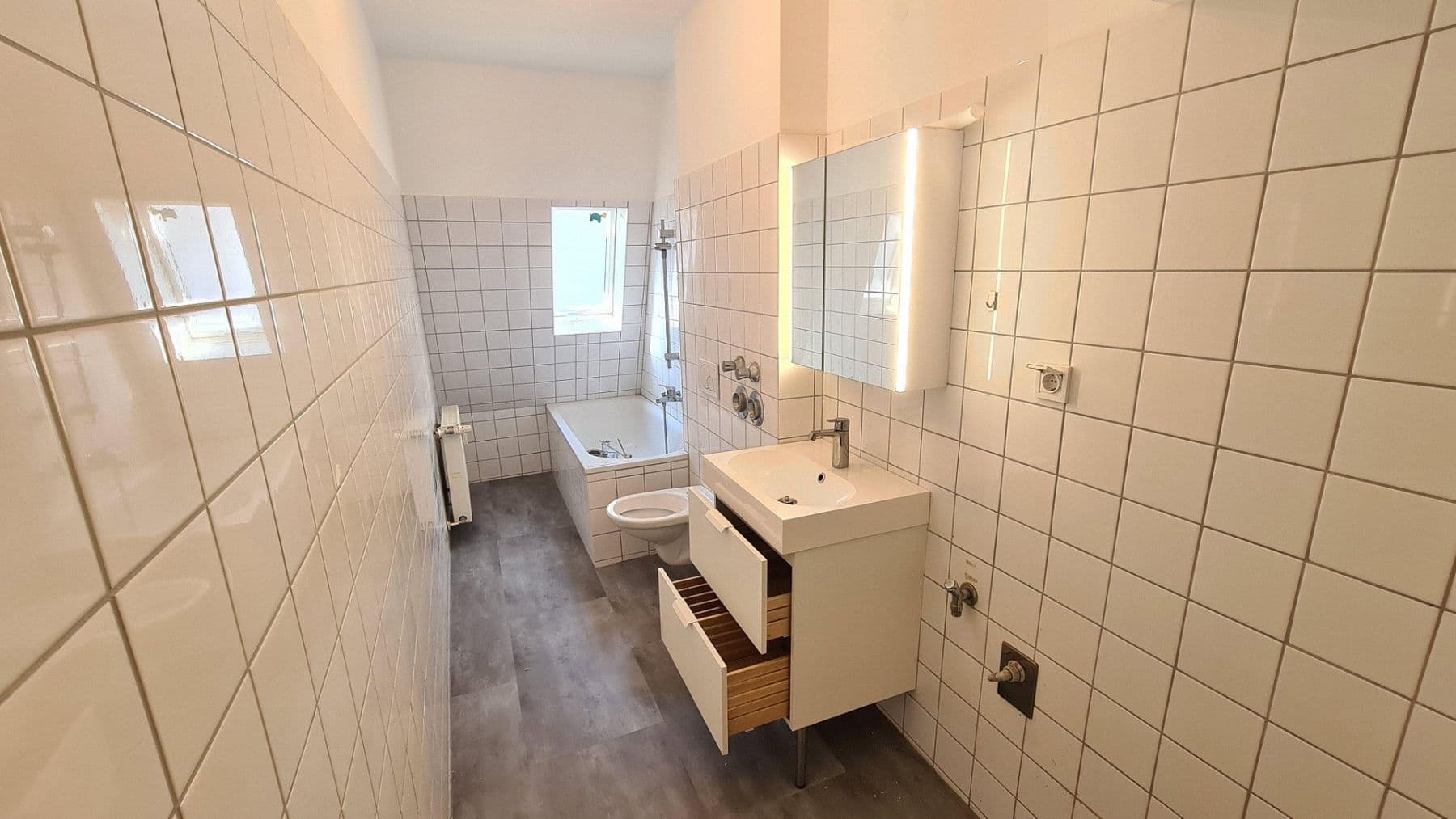 Prenájom bytu 2-izbový 60 m², Wurmbachstraße 6, Frankfurt, Hesensko Prenájom bytu 2-izbový 60 m², Wurmbachstraße 6, Frankfurt, Hesensko