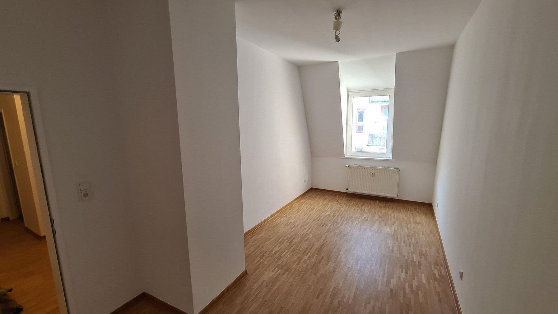 Prenájom bytu 2-izbový 60 m², Wurmbachstraße 6, Frankfurt, Hesensko Prenájom bytu 2-izbový 60 m², Wurmbachstraße 6, Frankfurt, Hesensko