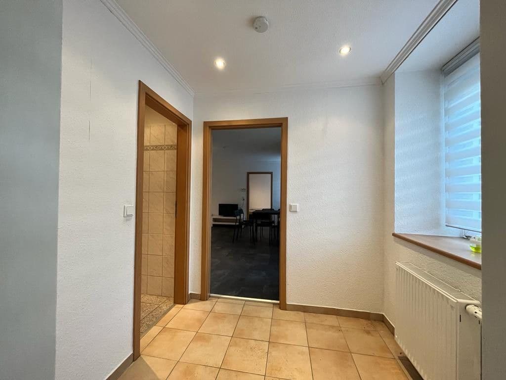 Prenájom bytu 2-izbový 65 m², Remscheiderstraße 88A, Wuppertal, Severné Porýnie - Westfálsko Prenájom bytu 2-izbový 65 m², Remscheiderstraße 88A, Wuppertal, Severné Porýnie - Westfálsko
