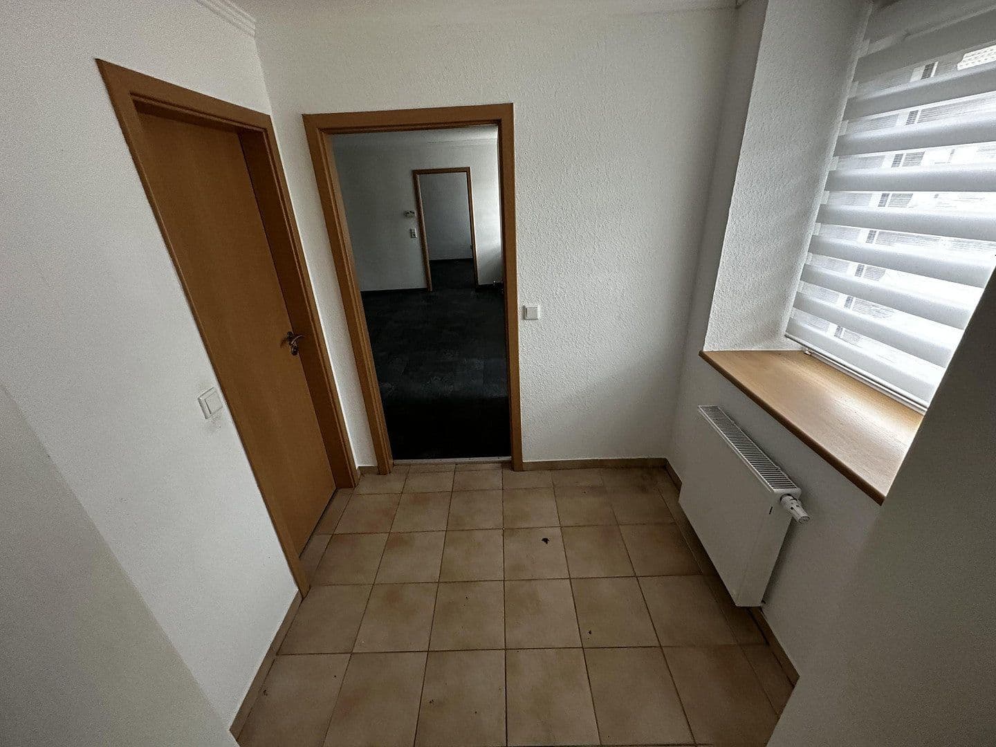 Prenájom bytu 2-izbový 65 m², Remscheiderstraße 88A, Wuppertal, Severné Porýnie - Westfálsko Prenájom bytu 2-izbový 65 m², Remscheiderstraße 88A, Wuppertal, Severné Porýnie - Westfálsko