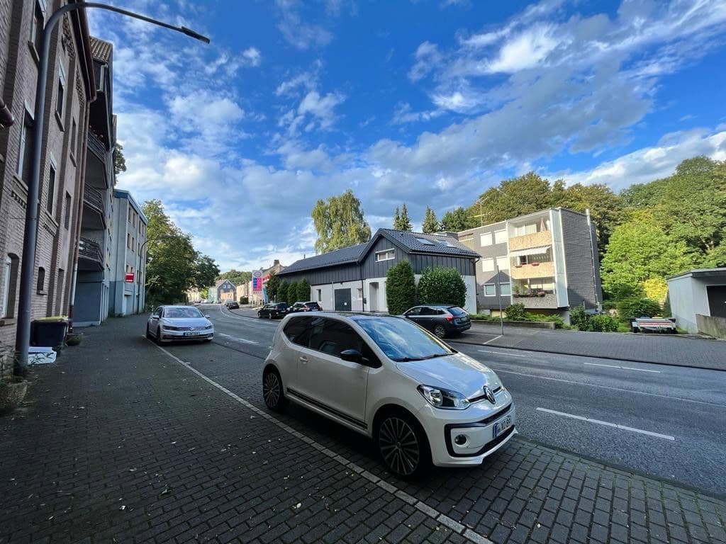 Prenájom bytu 2-izbový 65 m², Remscheiderstraße 88A, Wuppertal, Severné Porýnie - Westfálsko Prenájom bytu 2-izbový 65 m², Remscheiderstraße 88A, Wuppertal, Severné Porýnie - Westfálsko