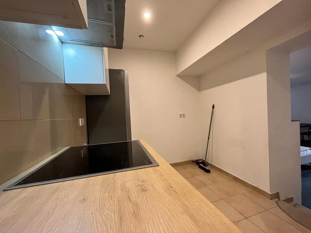 Prenájom bytu 2-izbový 65 m², Remscheiderstraße 88A, Wuppertal, Severné Porýnie - Westfálsko Prenájom bytu 2-izbový 65 m², Remscheiderstraße 88A, Wuppertal, Severné Porýnie - Westfálsko