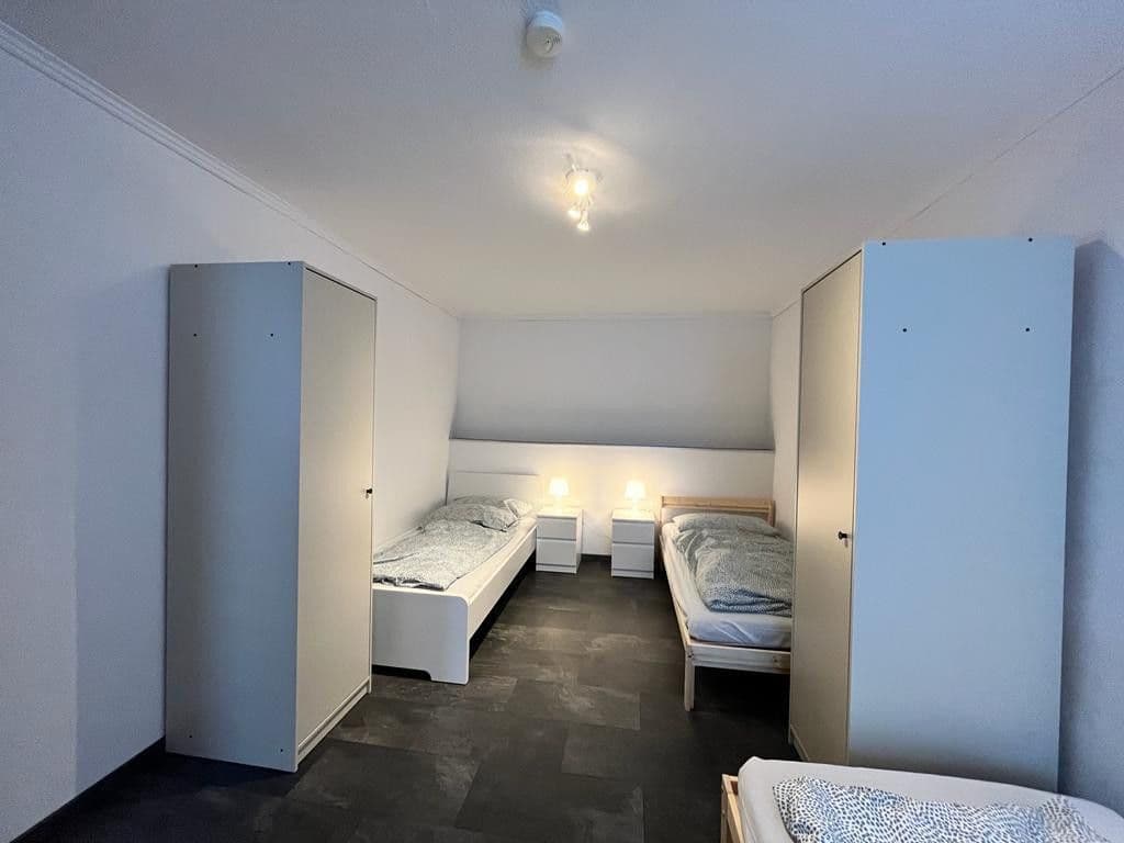 Prenájom bytu 2-izbový 65 m², Remscheiderstraße 88A, Wuppertal, Severné Porýnie - Westfálsko Prenájom bytu 2-izbový 65 m², Remscheiderstraße 88A, Wuppertal, Severné Porýnie - Westfálsko