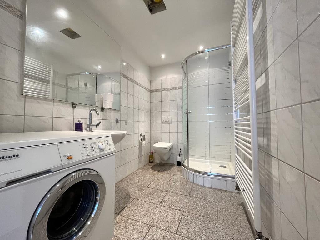 Prenájom bytu 2-izbový 65 m², Remscheiderstraße 88A, Wuppertal, Severné Porýnie - Westfálsko Prenájom bytu 2-izbový 65 m², Remscheiderstraße 88A, Wuppertal, Severné Porýnie - Westfálsko