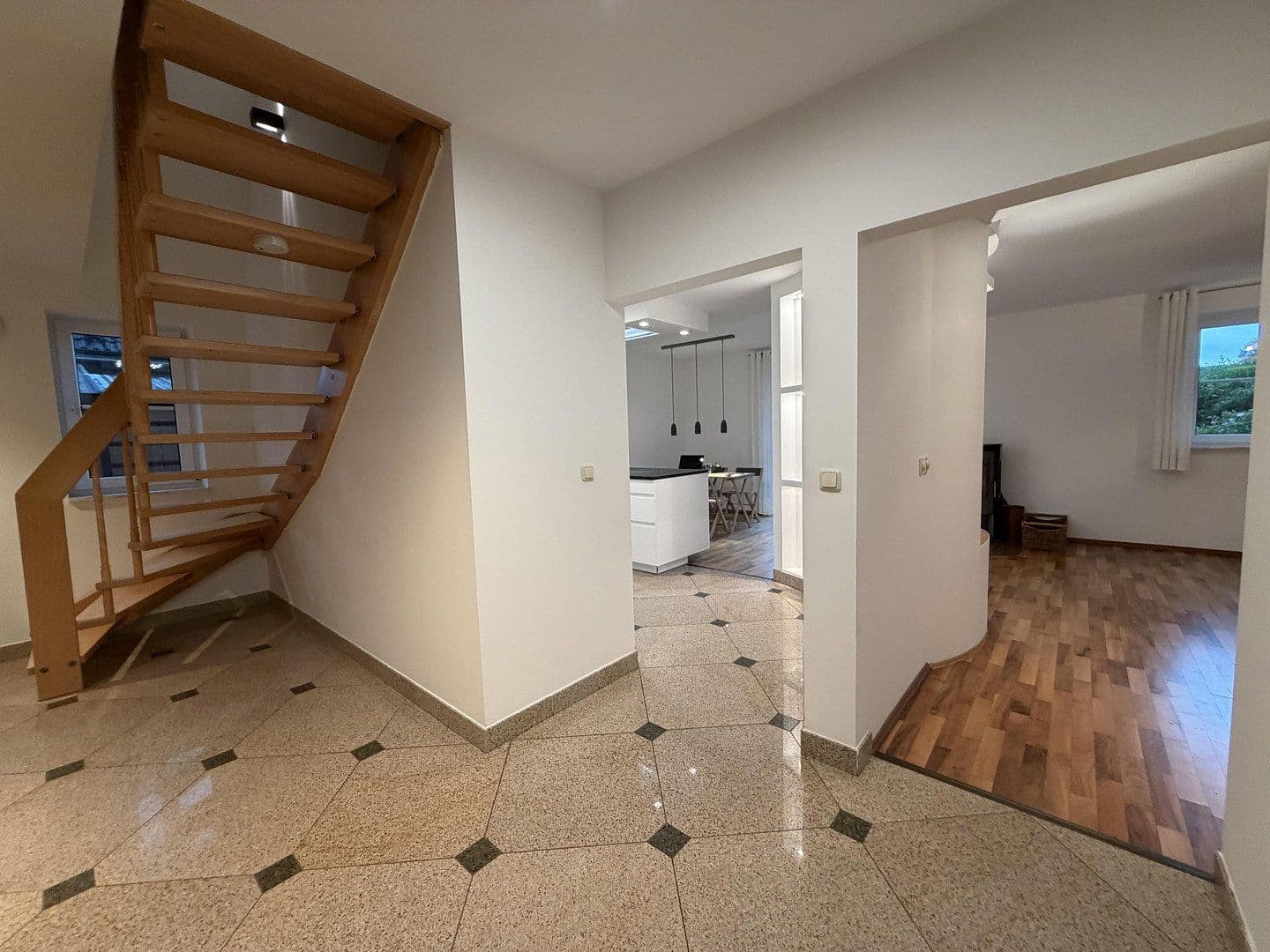 Prenájom domu 166 m², pozemok 700 m², Paul-Löbe-Weg, Elmshorn, Šlezvicko-Holštajnsko Prenájom domu 166 m², pozemok 700 m², Paul-Löbe-Weg, Elmshorn, Šlezvicko-Holštajnsko