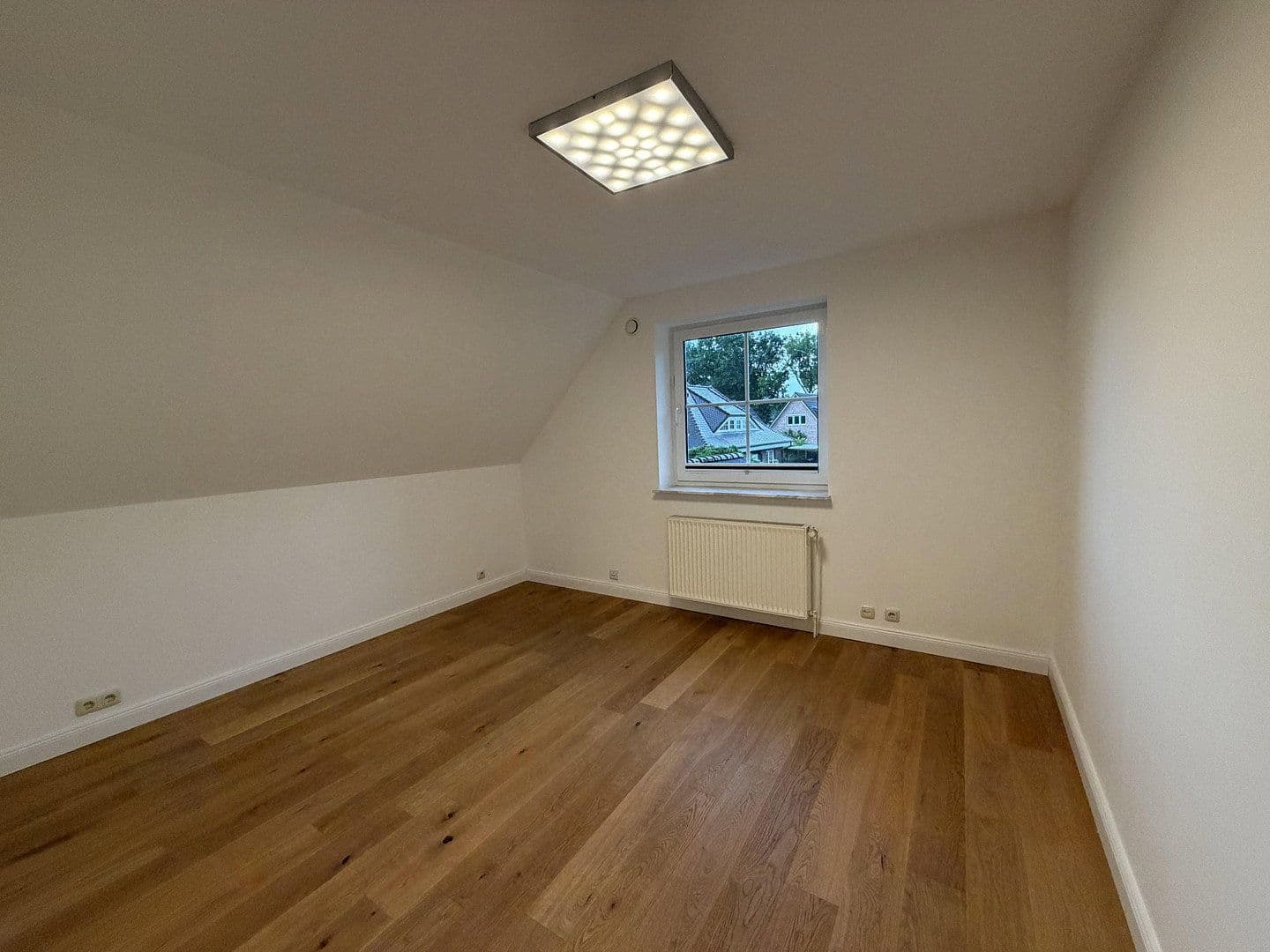Prenájom domu 166 m², pozemok 700 m², Paul-Löbe-Weg, Elmshorn, Šlezvicko-Holštajnsko Prenájom domu 166 m², pozemok 700 m², Paul-Löbe-Weg, Elmshorn, Šlezvicko-Holštajnsko